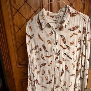 Vintage blouse with feathers